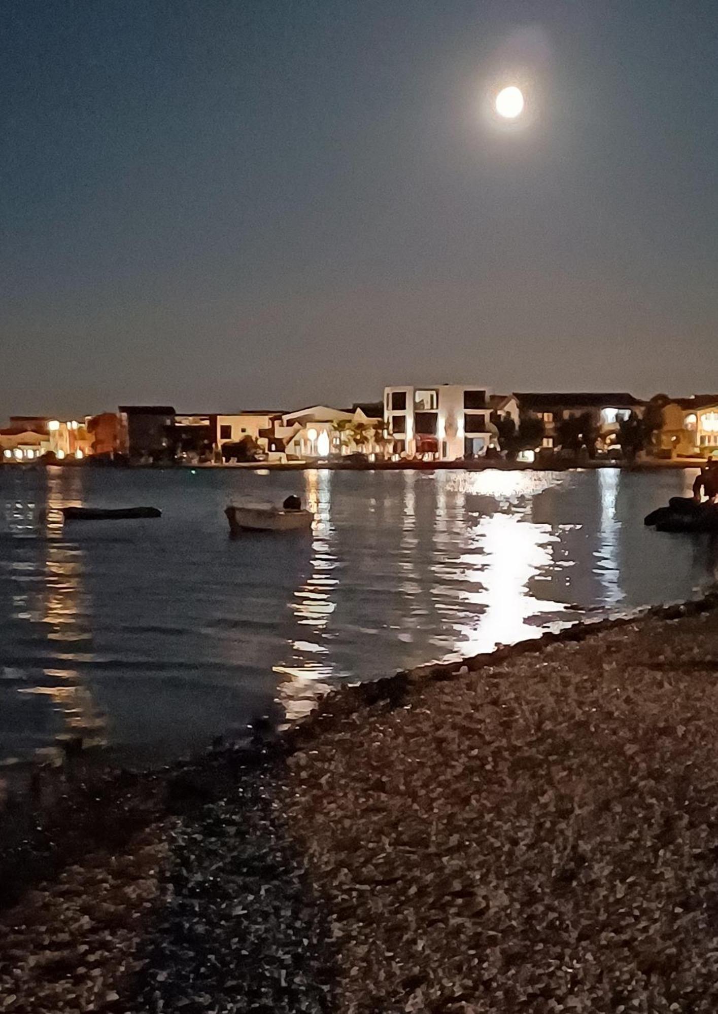 Apartmani Mira Vir Exteriér fotografie