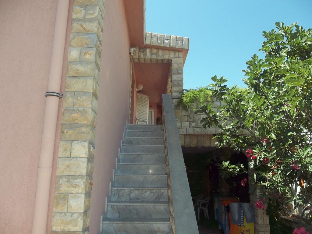 Apartmani Mira Vir Exteriér fotografie