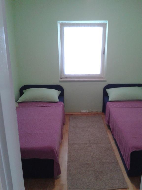 Apartmani Mira Vir Exteriér fotografie