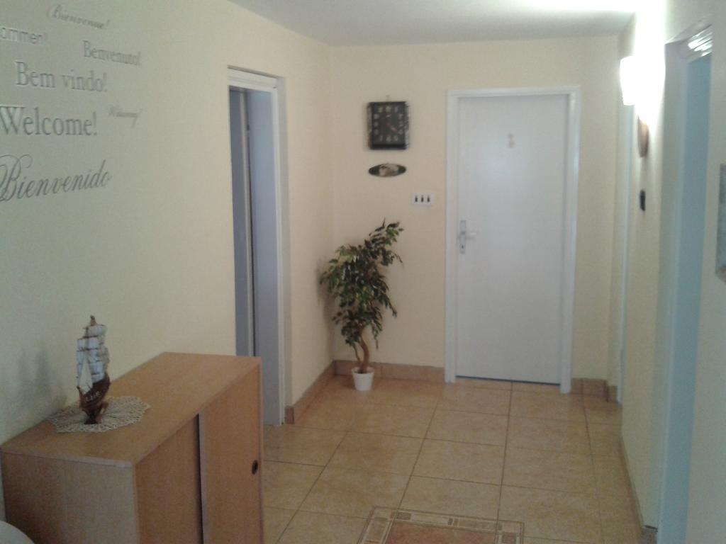 Apartmani Mira Vir Exteriér fotografie
